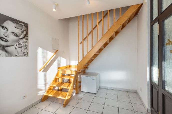 Prodej, Obchod a služby, Postoloprty