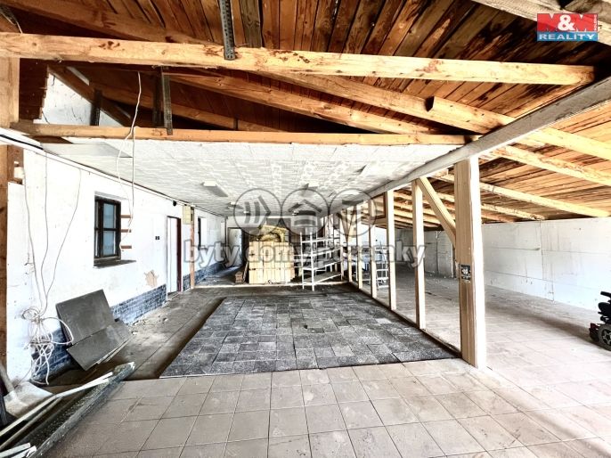 Pronájem, Obchod a služby, Vysoká