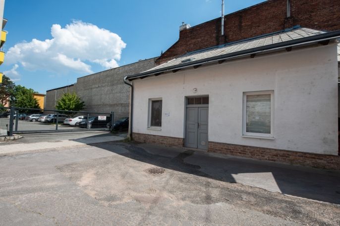 Pronájem, Obchod a služby, Pardubice