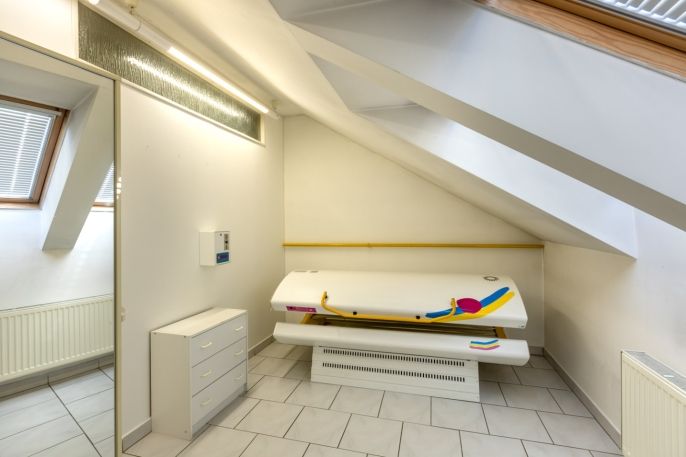 Prodej, Obchod a služby, Postoloprty