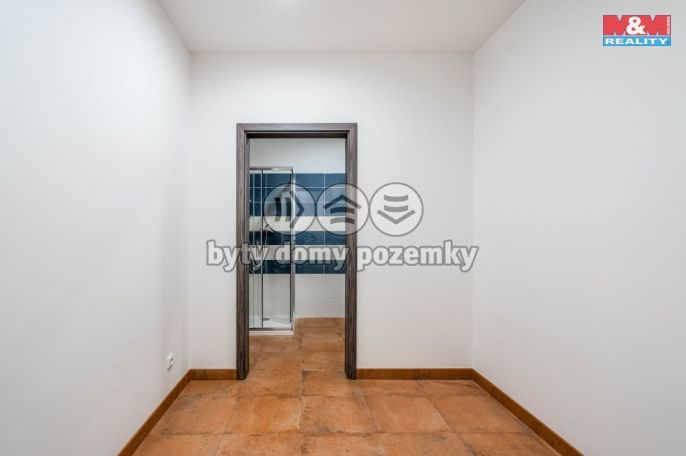 Prodej, Obchod a služby, Okrouhlo