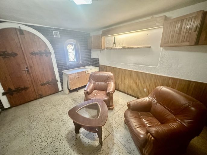 Prodej, Vinný sklep, Hustopeče