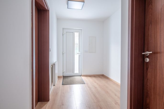 Prodej, Obchod a služby, Šumavské Hoštice