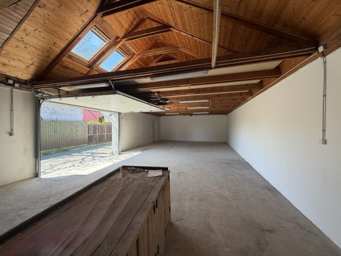 Prodej, Sklad, Spořice