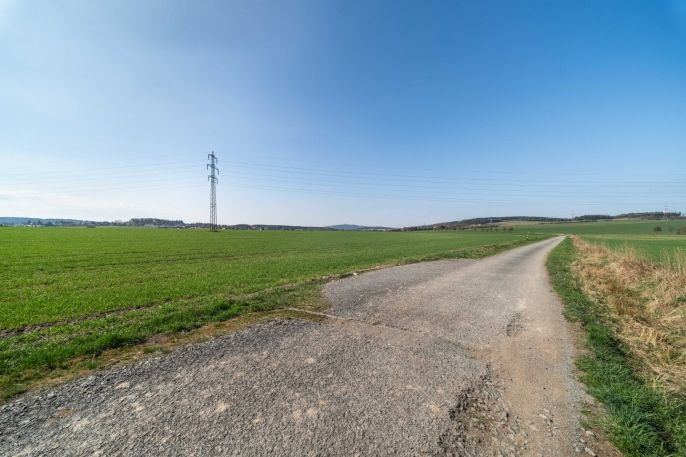 Prodej, Pole, Tymákov