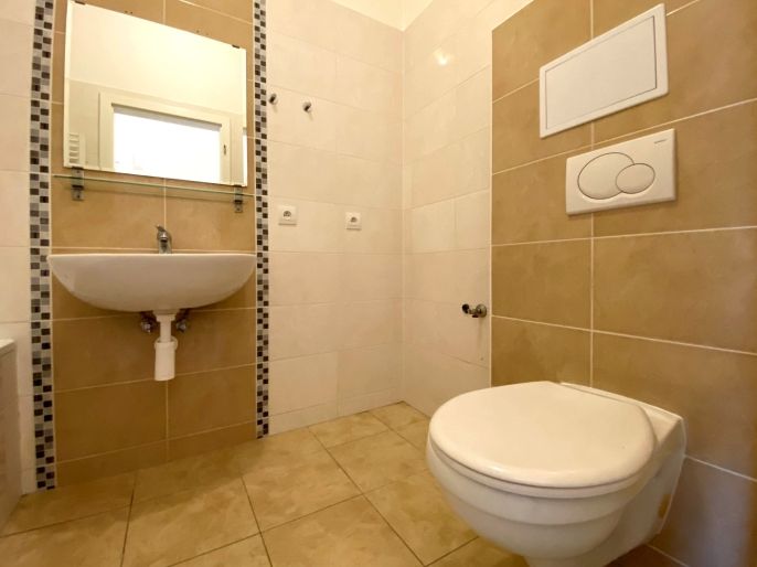 Pronájem, Byt 1+kk, Lovosice