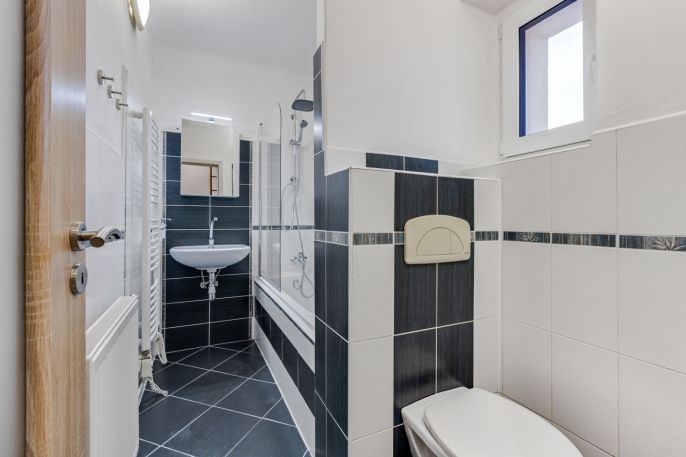 Pronájem, Byt 2+1, Hrádek