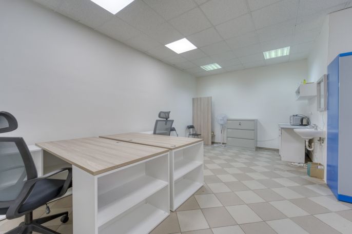 Pronájem, Obchod a služby, Třemošná