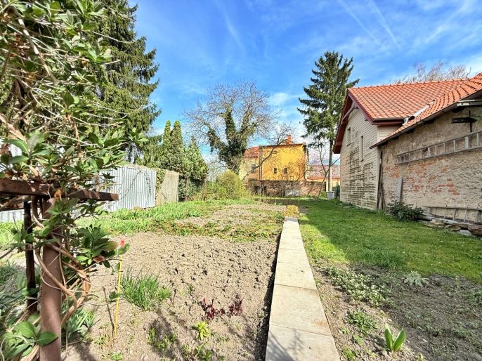 Prodej, Rodinný dům, Dvory