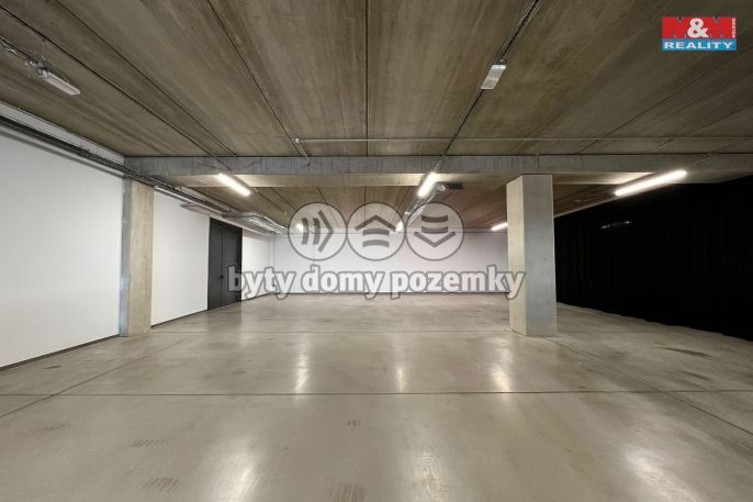 Pronájem, Obchod a služby, Nupaky