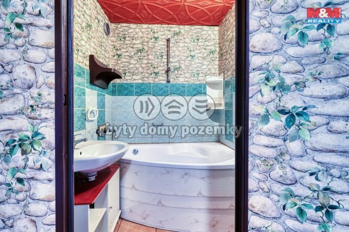 Prodej, Byt 4+1, Hostomice