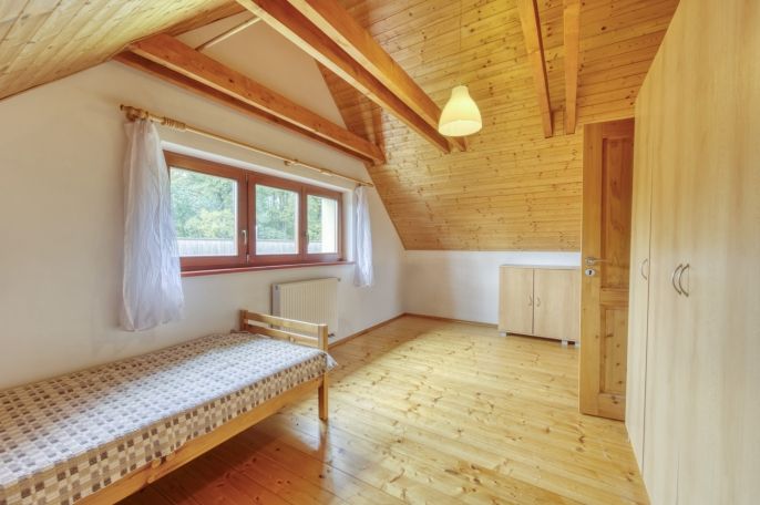 Prodej, Chalupa, Čím