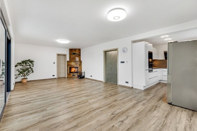 Prodej, Rodinný dům, Tmaň