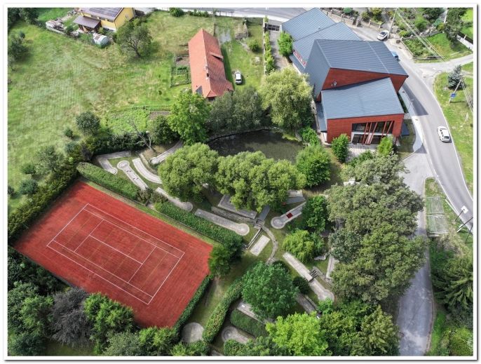 Prodej, Obchod a služby, Okrouhlo