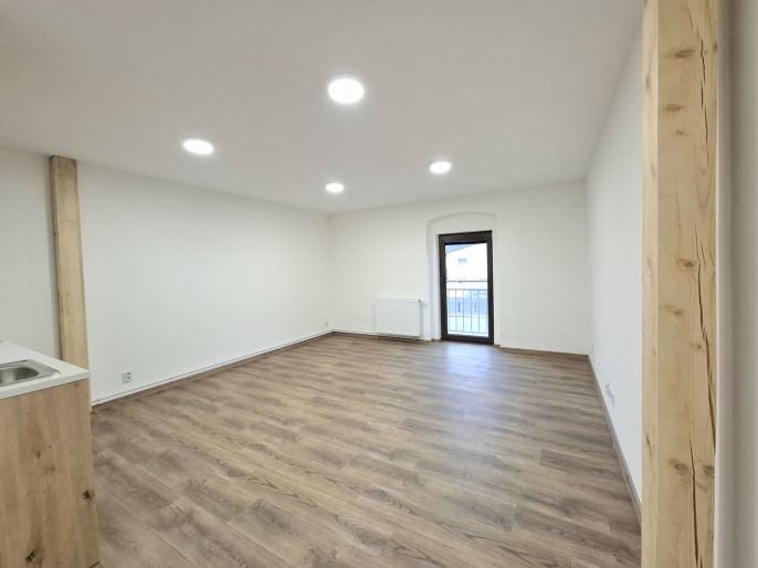 Pronájem, Byt 1+kk, Karlovy Vary