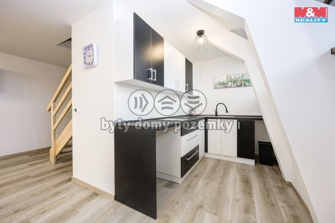 Prodej, Obchod a služby, Zvole