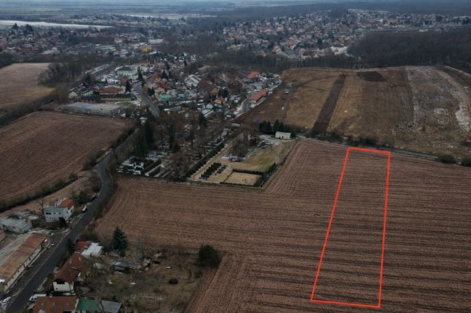 Prodej, Pole, Úvaly