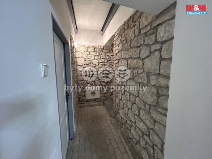 Pronájem, Obchod a služby, Louny