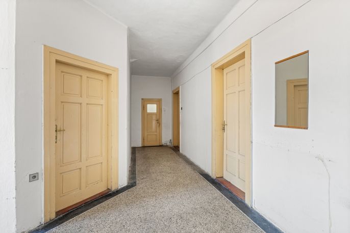 Prodej, Obchod a služby, Louny