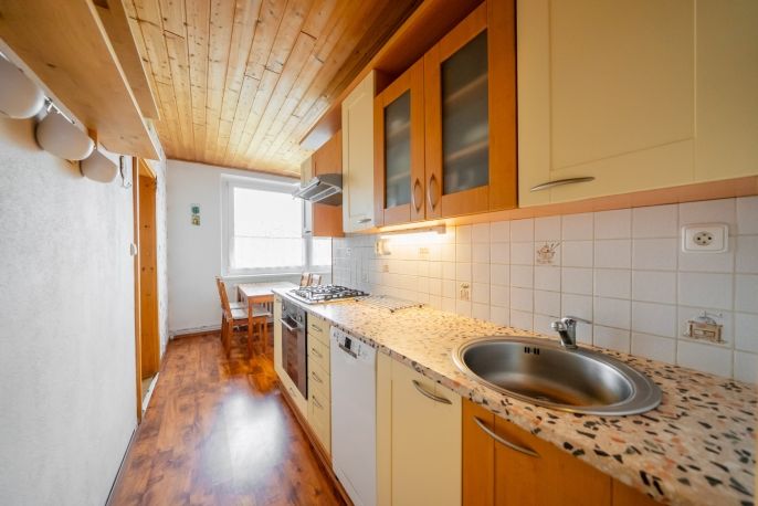 Prodej, Byt 3+1, Práče