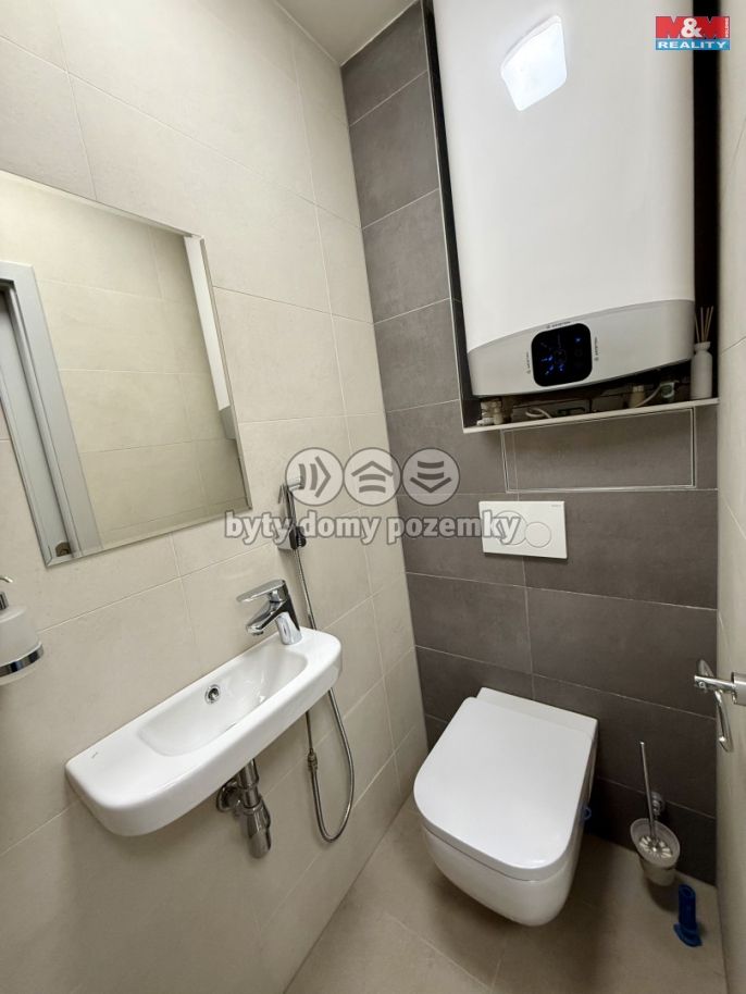 Pronájem, Byt 4+kk, Měchenice