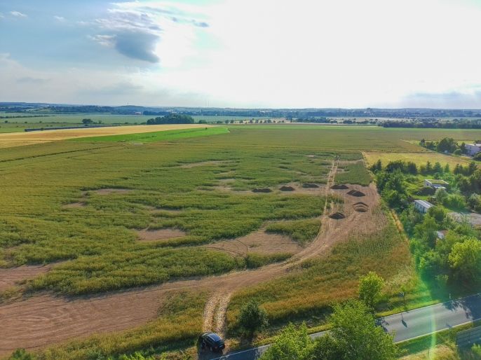 Prodej, Pole, Ratenice