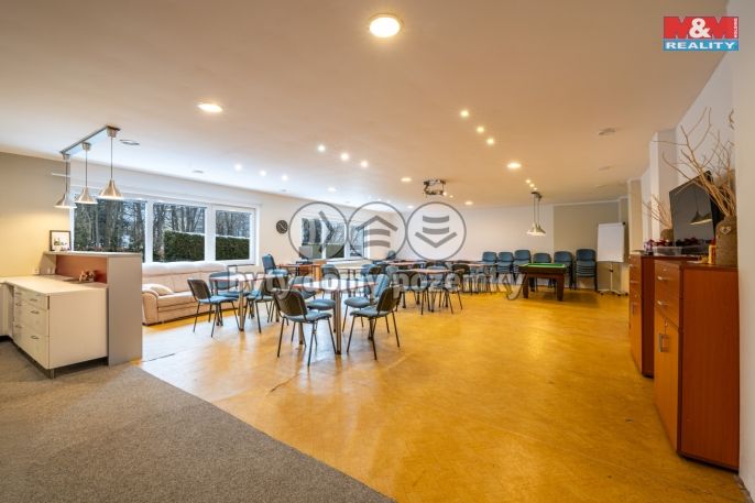 Prodej, Obchod a služby, Hejnice