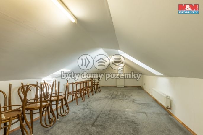 Prodej, Obchod a služby, Postoloprty