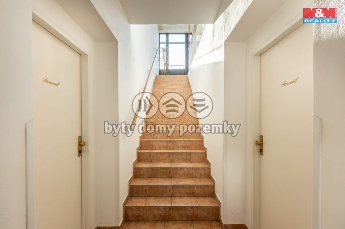 Prodej, Obchod a služby, Postoloprty