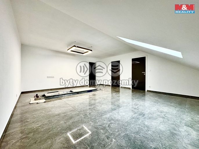 Pronájem, Byt 2+1, Velešín