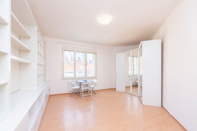 Pronájem, Byt 1+kk, Praha