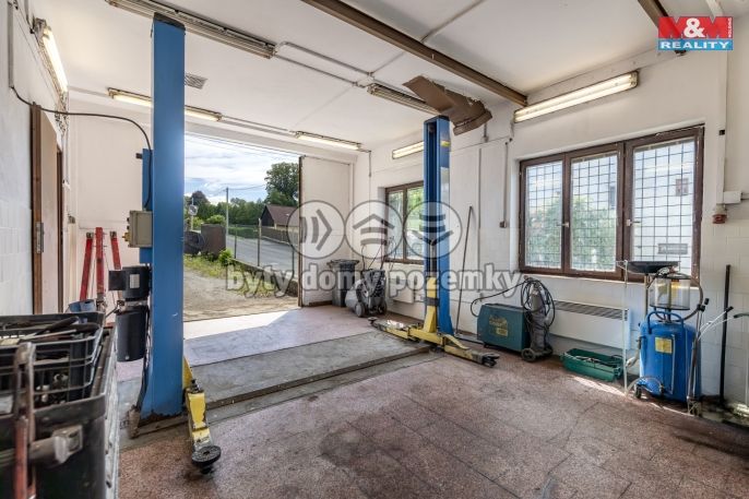 Prodej, Obchod a služby, Staříč