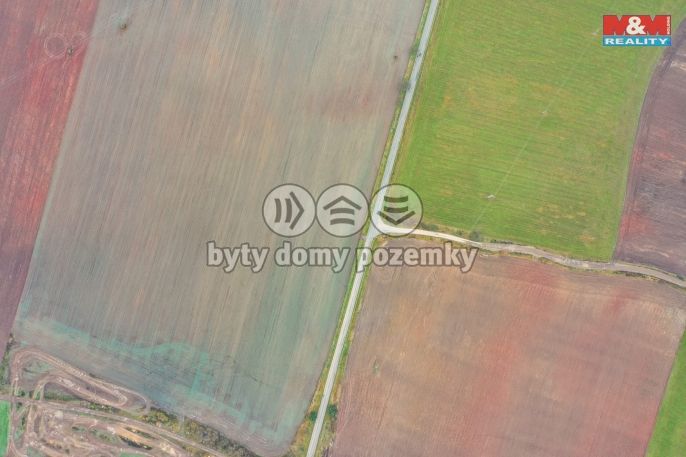 Prodej, Pole, Tlučná