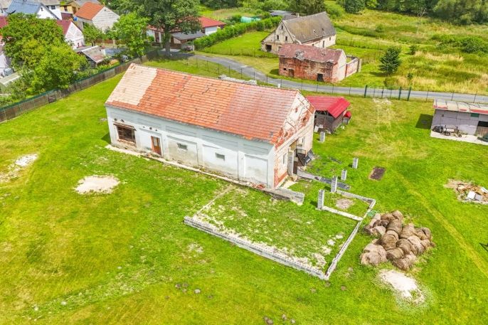 Prodej, Zemědělský objekt, Křižovatka