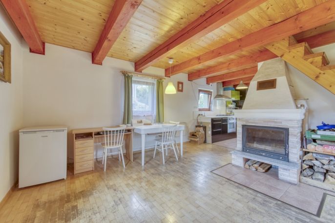 Prodej, Chalupa, Čím