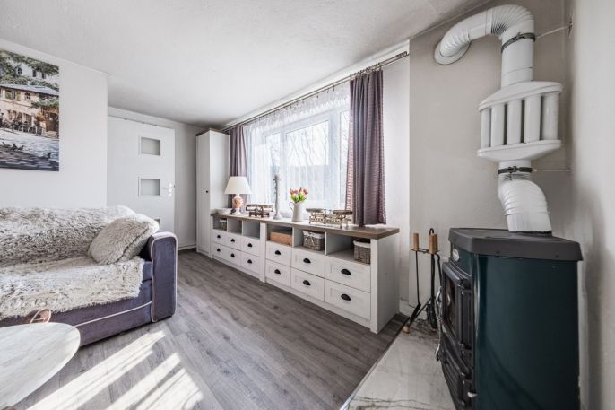 Prodej, Vinný sklep, Chvalovice