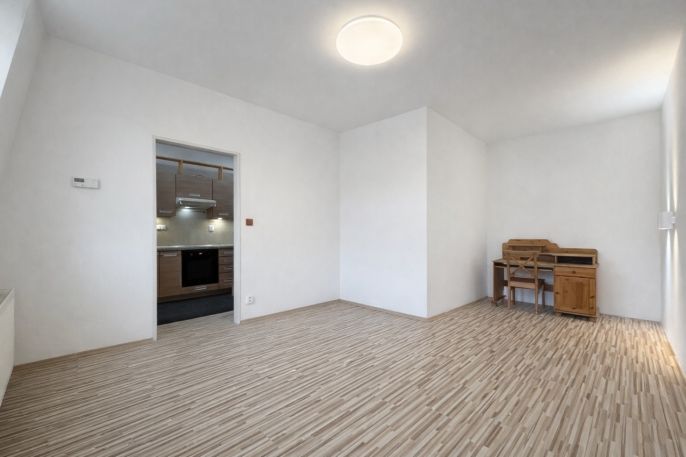 Pronájem, Byt 1+1, Karlovy Vary