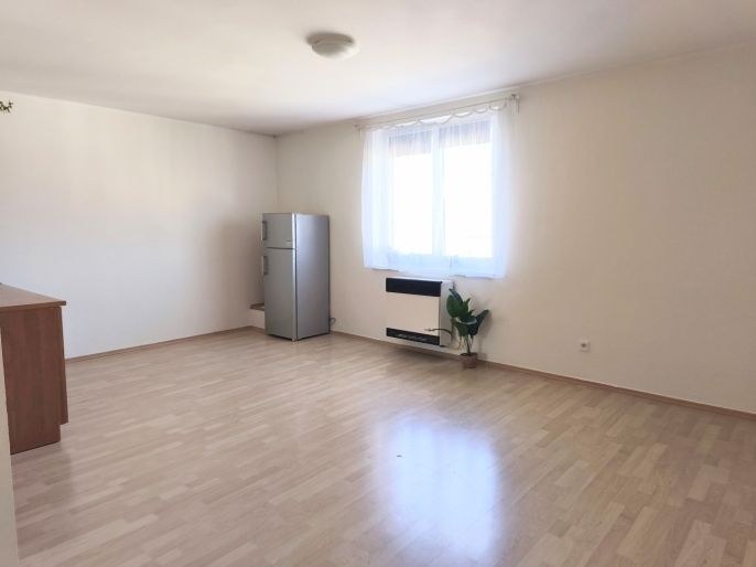 Pronájem, Byt 2+kk, Benešov