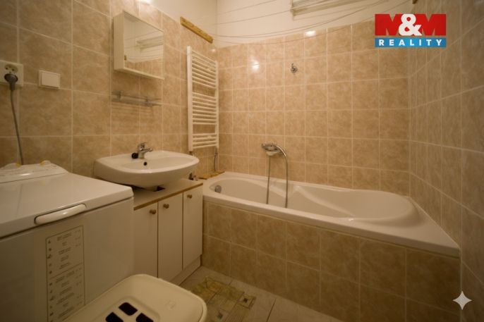 Pronájem, Byt 1+1, Polička