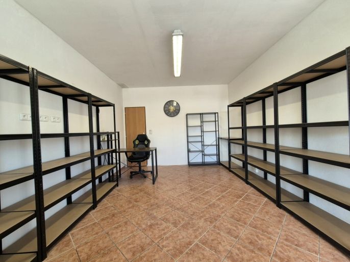 Pronájem, Obchod a služby, Oslavany