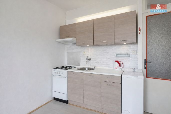 Pronájem, Byt 1+1, Luby