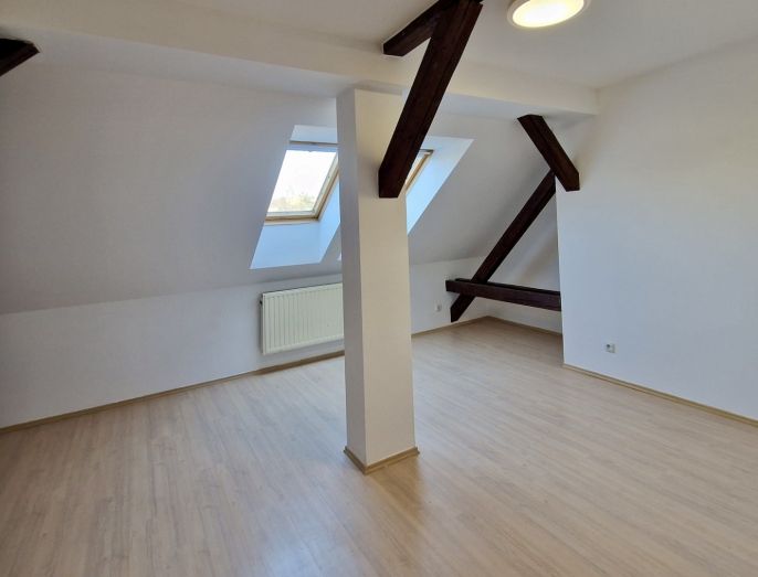 Pronájem, Byt 4+kk, Cheb