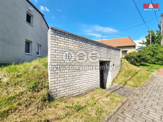 Prodej, Vinný sklep, Újezdec