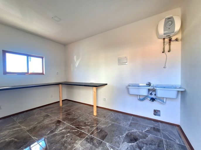 Pronájem, Obchod a služby, Rostoklaty