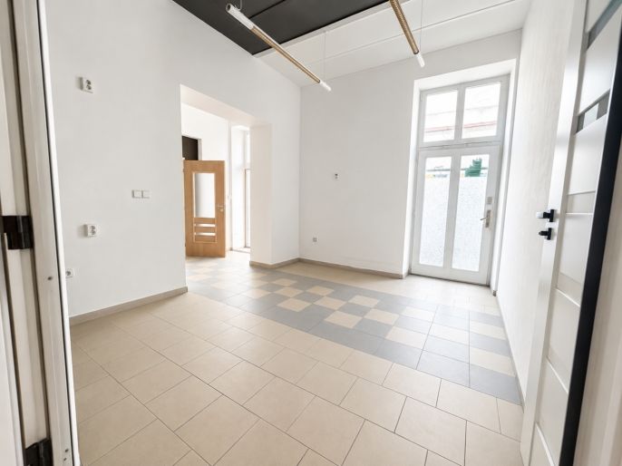 Pronájem, Obchod a služby, Náchod