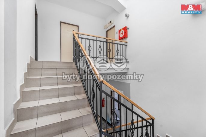 Prodej, Obchod a služby, Studenec