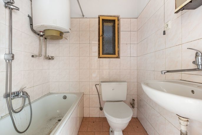 Prodej, Obchod a služby, Louny