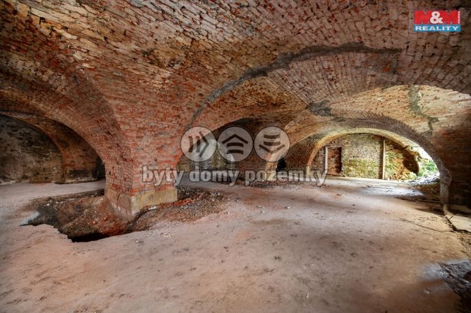 Prodej, Obchodní objekt, Polička