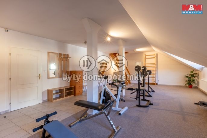 Prodej, Obchod a služby, Postoloprty