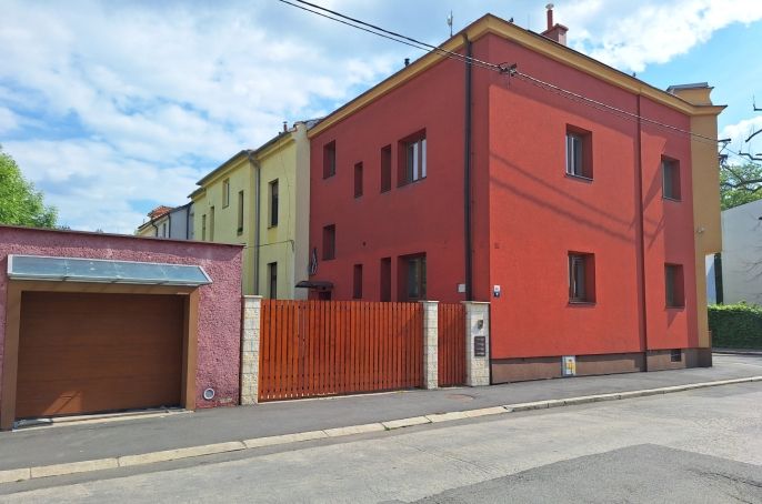 Prodej, Nájemní dům, Ostrava